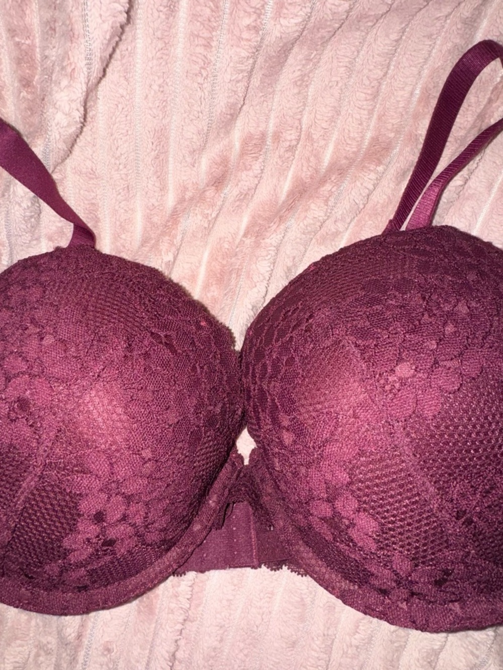 NEW WITHOUT TAGS! 36 D Bra